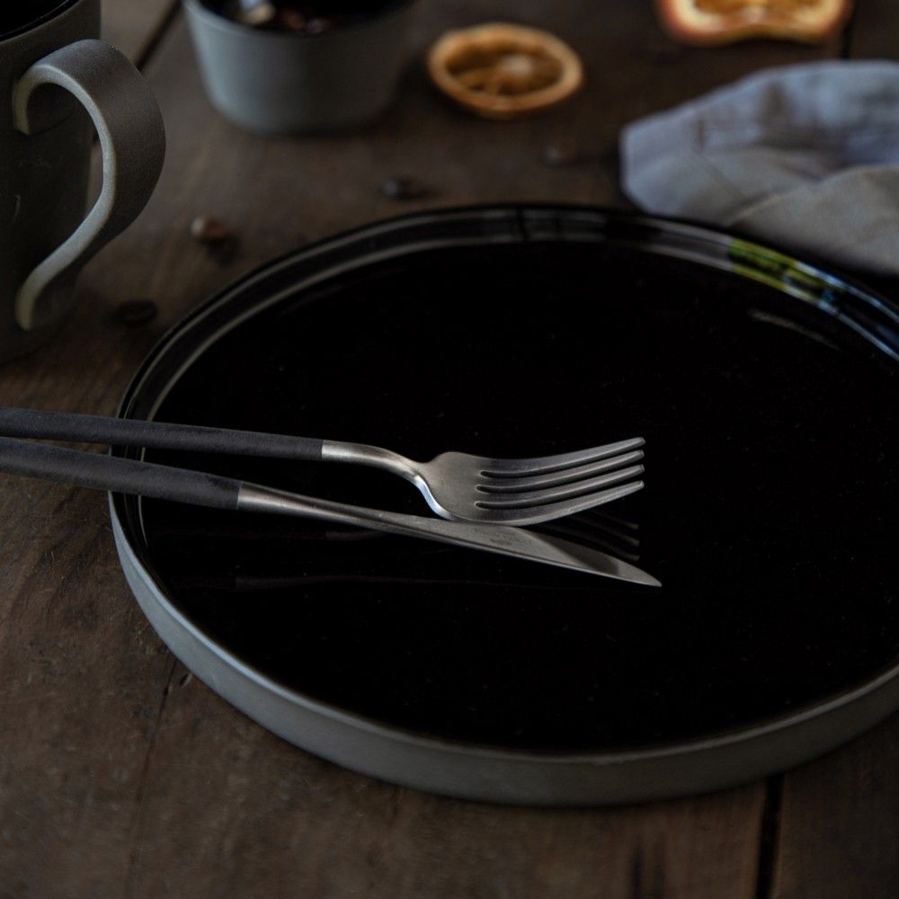 Assiette a diner noire brillant et mat d27cm en écogrès - maison gabin decoration