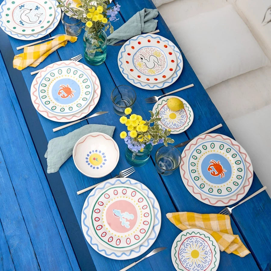 la photo montre une table dressée avec toute la collection summer bliss