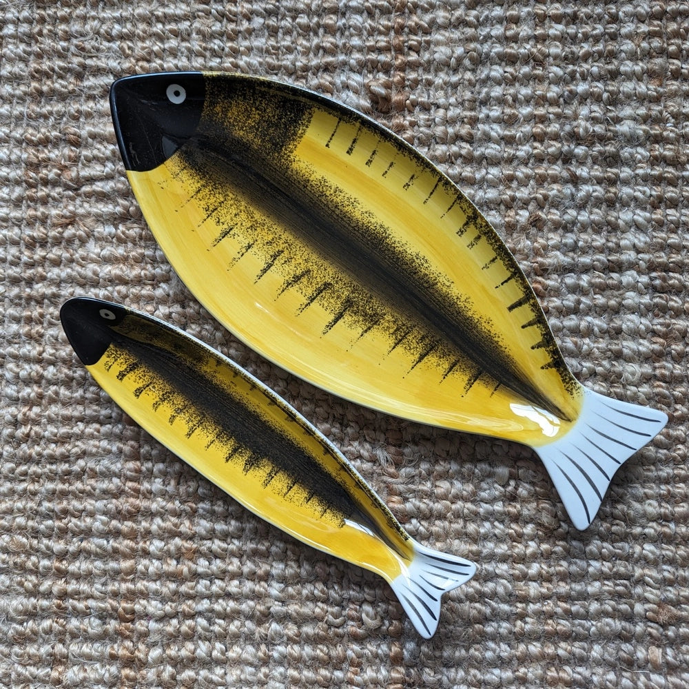 petit et grand modèle plats poisson en céramique jaune et noir - maison gabin décoration