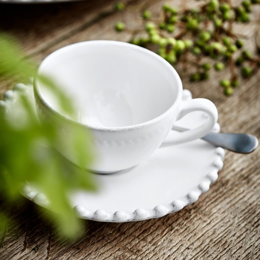tasse à café avec perles blanc sur le rebord - maison gabin decoration