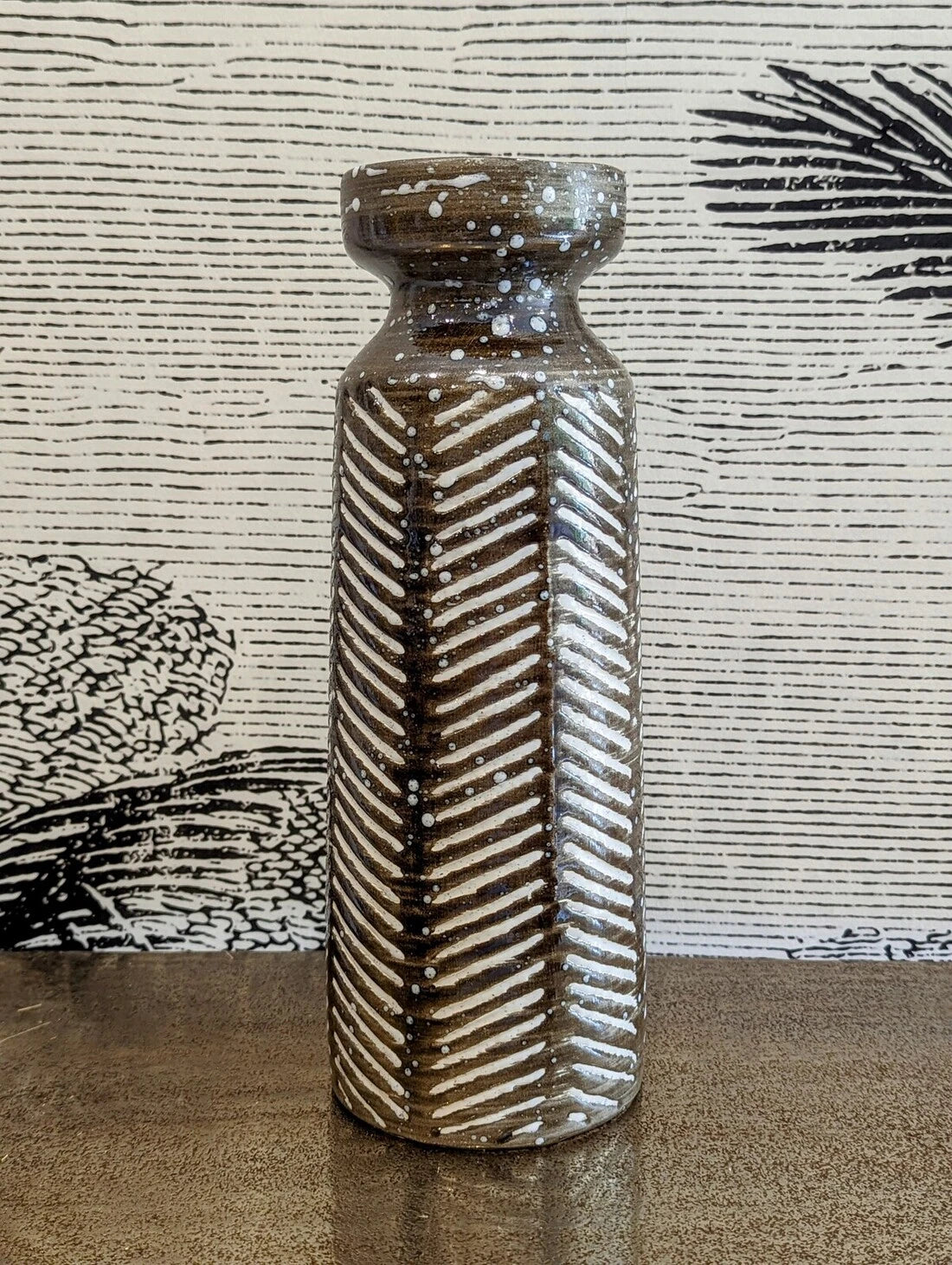 vase en céramique H31cm marron et blanc motifs ethniques - maison gabin décoration