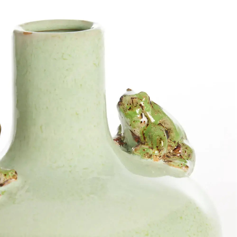 vase décoratif avec 2 grenouilles en céramique posées de chaque côté du vase vert menthe - maison gabin décoration