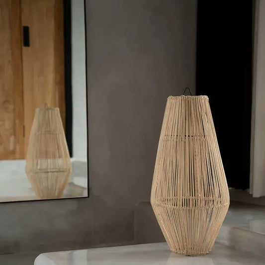 Suspension Afrodisiac en fibres naturelles

Luminaire artisanal naturel taille M

Lampe décoration Toulon
