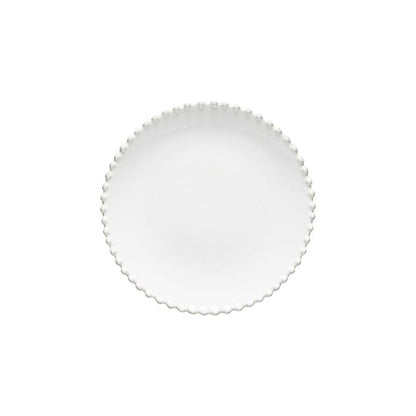 une assiette à dessert blanche 
classique chic avec ses perles d'un diamètre de 22cm sublimera votre table. Maison gabin decoration