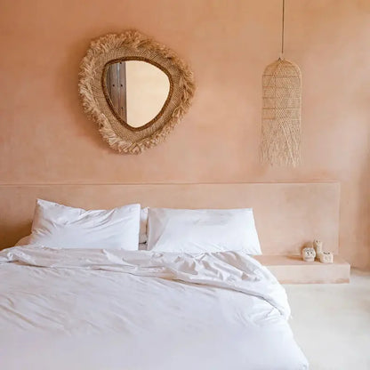 Détail du cadre en fibres naturelles du Miroir La Contessa L

Grand miroir mural La Contessa L – style artisanal

Vue complète du Miroir La Contessa Naturel taille L

Accessoire déco Toulon