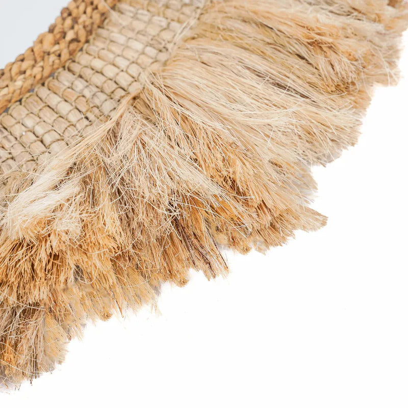 Détail du cadre en fibres naturelles du Miroir La Contessa L

Grand miroir mural La Contessa L – style artisanal

Vue complète du Miroir La Contessa Naturel taille L

Miroir décoratif naturel L – La Contessa