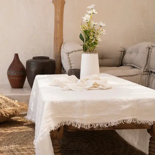 Nappe blanche en lin pour table rectangulaire