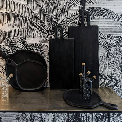planches à découper en bois de manguier teinté noir - maison gabin décoration