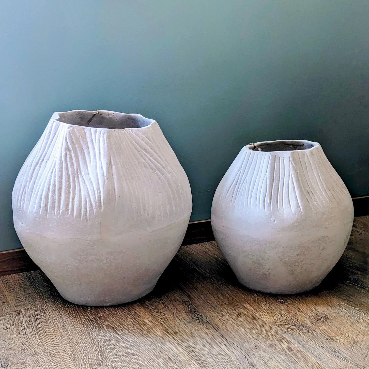 pots blanc en papier mâché d30cm et D39cm - boutique déco en ligne 