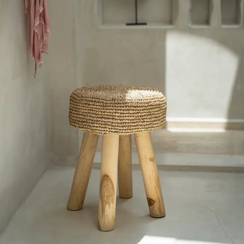 Tabouret en raphia naturel

Siège artisanal déco

Boutique en ligne de décoration intérieure

