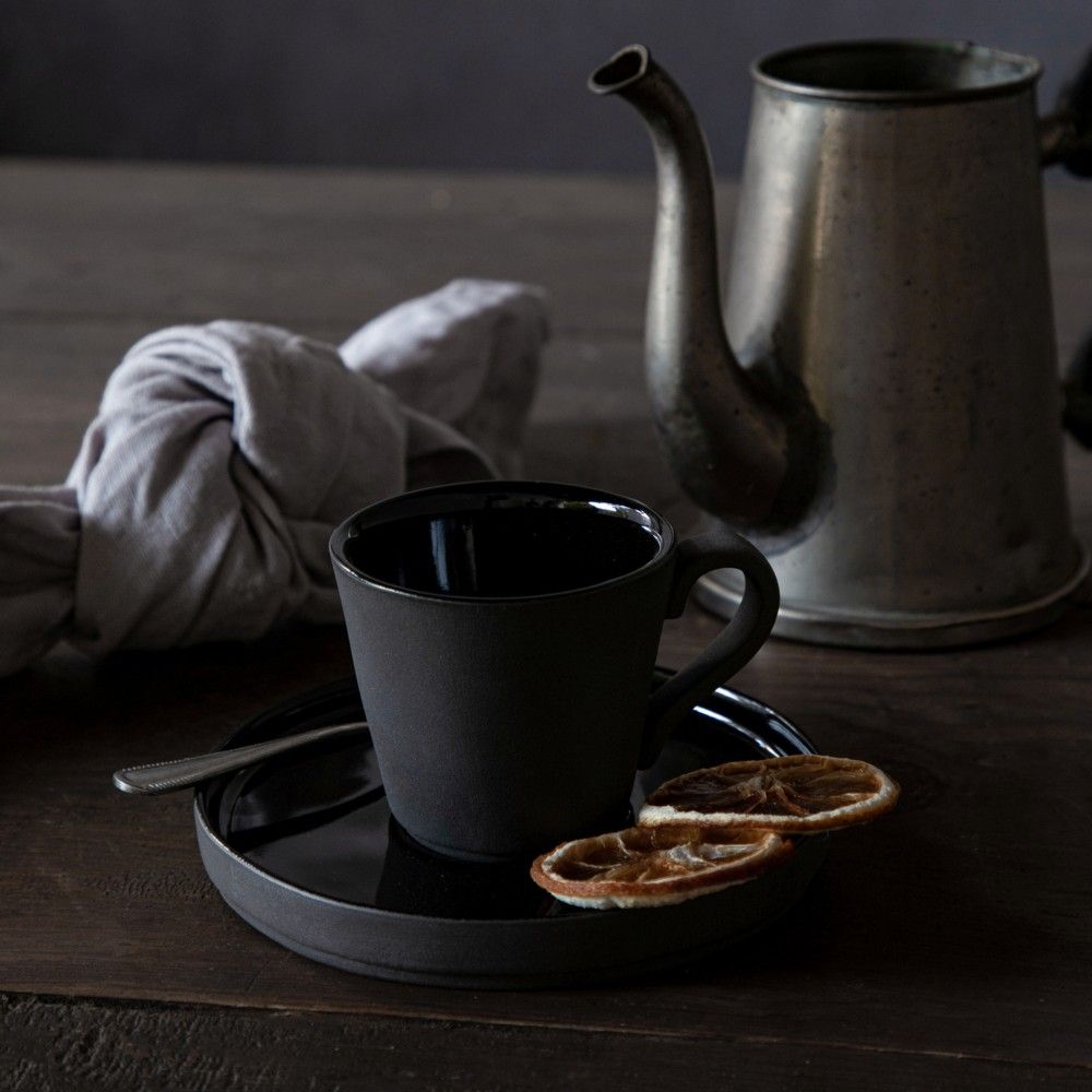 tasse à cafe avec sa soucoupe noire ecogrès - maison gabin decoration