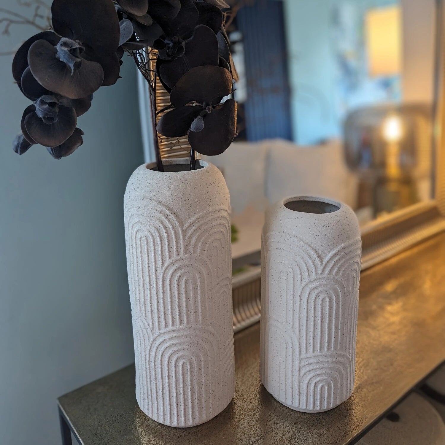 vase en céramique blanc 2 tailles motifs art déco - maison gabin décoration