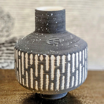 vase en céramique H18cm gris et blanc motif tribal - maison gabin décoration