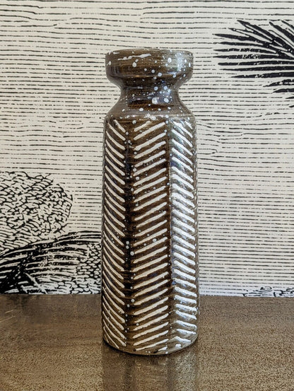 vase en céramique H31cm marron et blanc motifs ethniques - maison gabin décoration