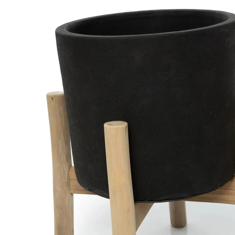 Jardinière élégante L taille

Vase noir en terre cuite avec son support en bois de tcek

Boutique déco en ligne