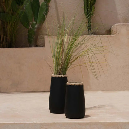 Vase Sneaky noir naturel S

Boutique en ligne de décoration intérieure