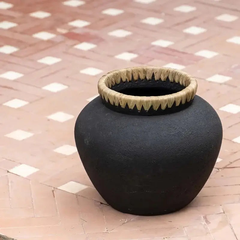 Vase contemporain élégant

